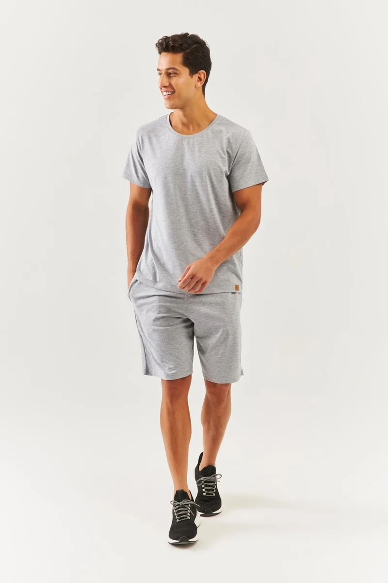 بوتيكجيز Açık Gri Oversize RahatPamuklu Penye Bisiklet Yaka Kısa Kol Basic T-Shirt Classic Collection