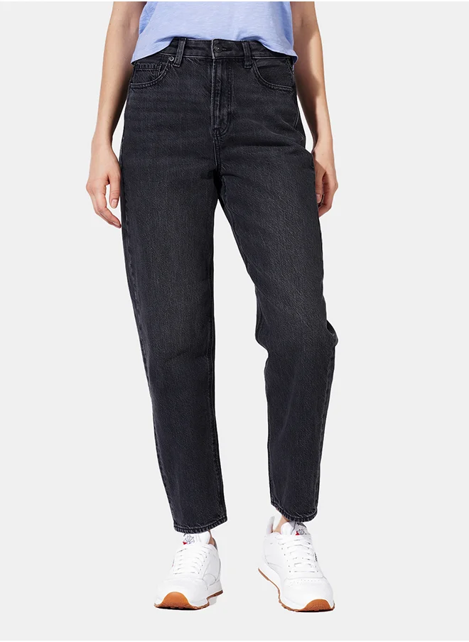 American Eagle AE Mom Straight Jean