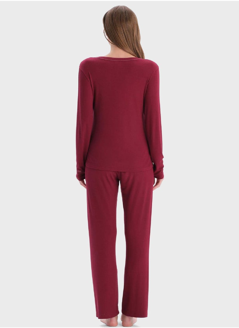 dagi - V-Neck T-Shirt & Pyjama Set - Image 1
