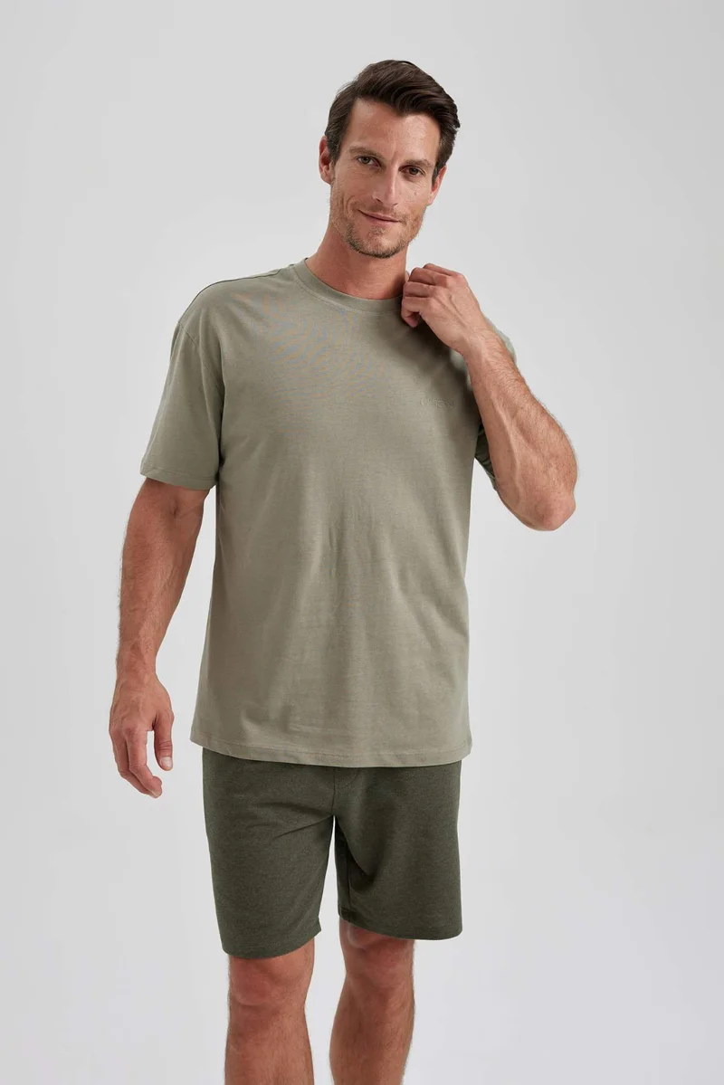 ديفاكتو Oversize Fit Crew Neck Short Sleeve T-Shirt