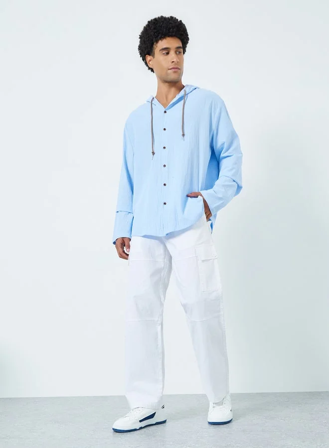 تايك تو قميص رجالي بقلنسوة بلون سادة بقصة مريحة