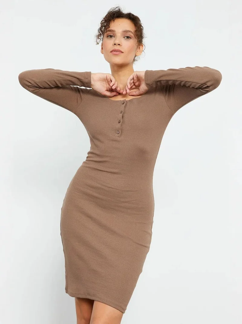 TOMMYLIFE TOMMY Bodycon Midi Dress with Crew Neck