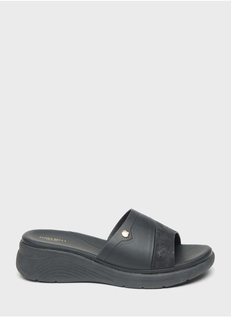 شو اكسبرس One Strap Wedge Sandals