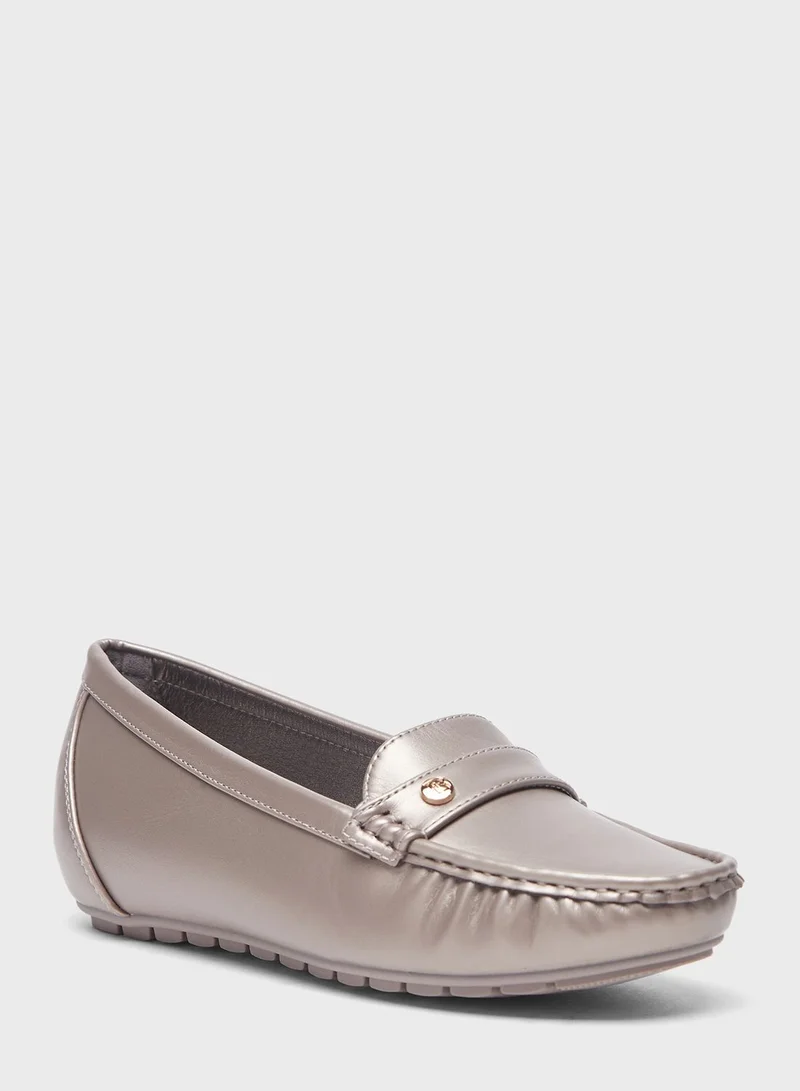 شو اكسبرس Essential Flat Moccasins