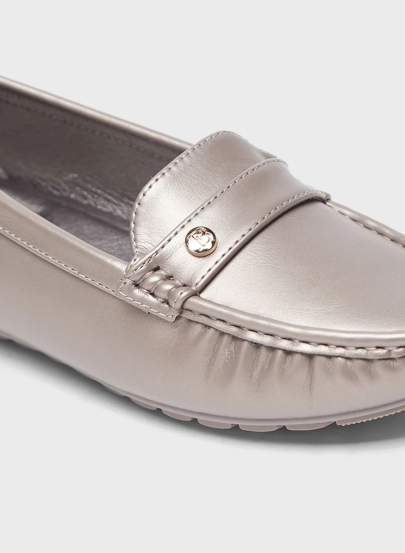 شو اكسبرس Essential Flat Moccasins