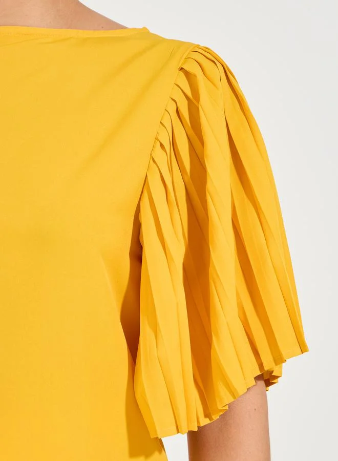 Styli Regular Fit Solid Pleated Flute Sleeve Top
