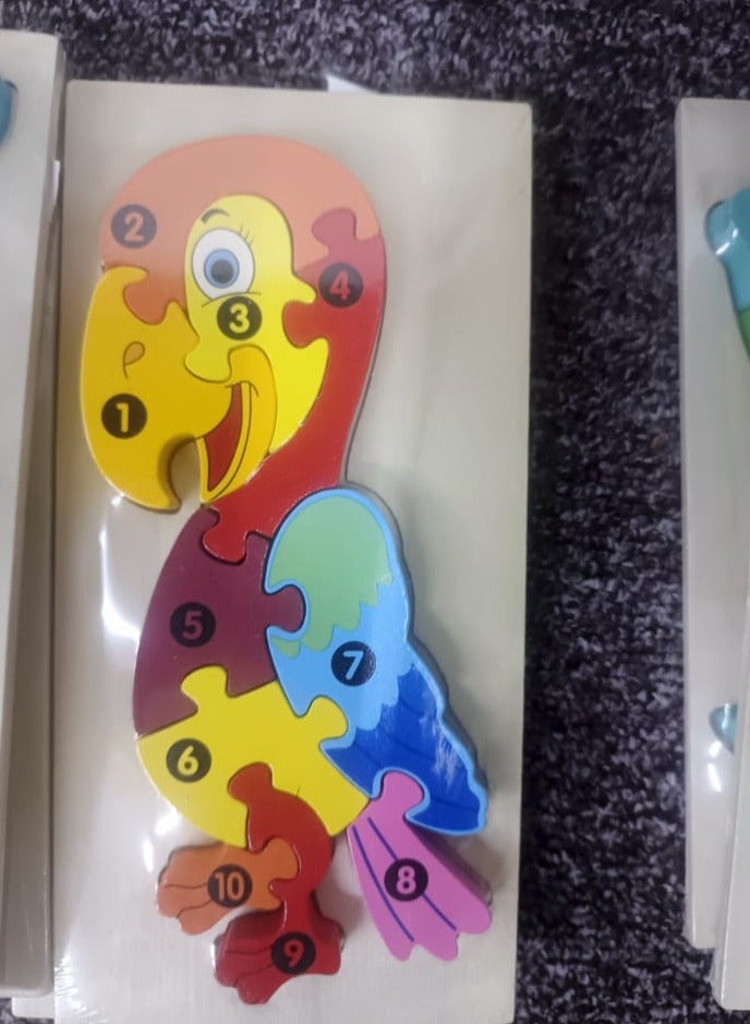 لعبه خشبيه لغز علي شكل بغبغان