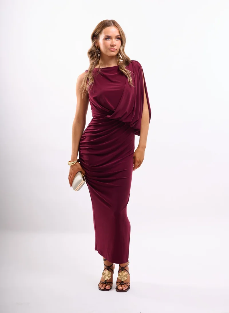 فايا فستان ميدي درابيه ومُصمم باللون العنابي