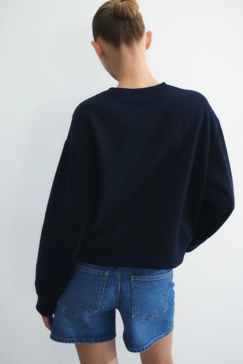 اتش اند ام Button-Detail Sweatshirt