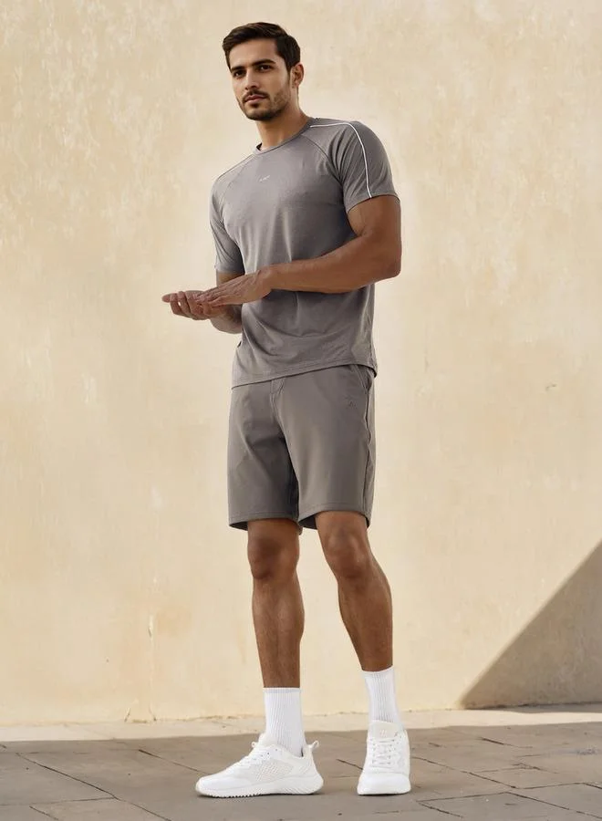 ادوت من سبلاش شورت رياضي بقصة عادية