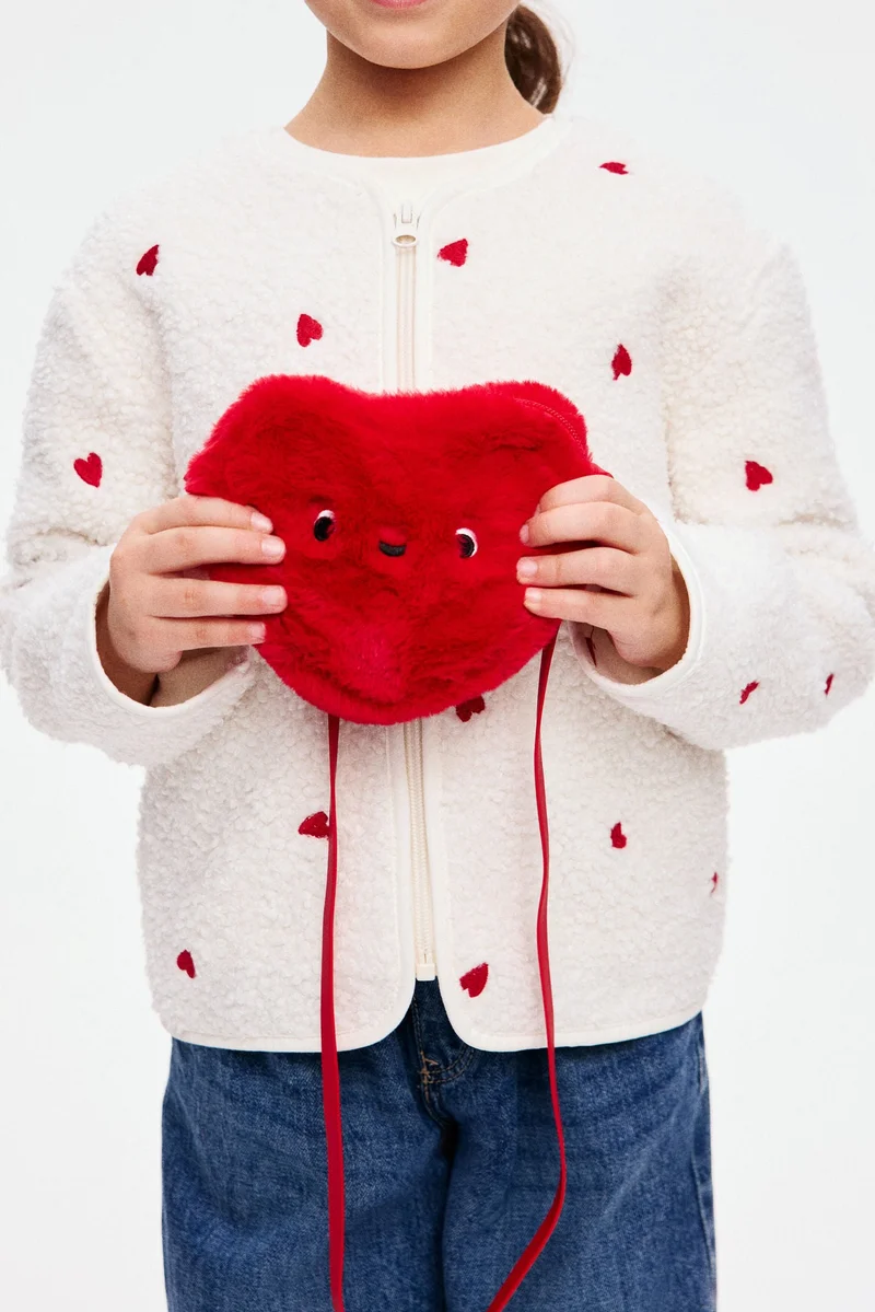 اتش اند ام حقيبة كروس بودي على شكل قلب