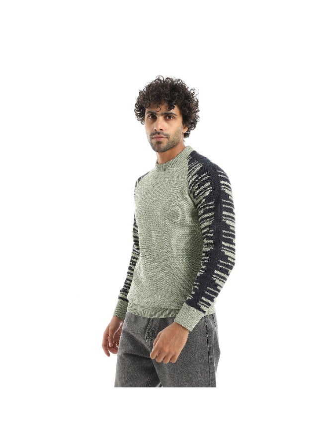سيزار بلوفر  صوف رجالي بتصميم خطي علي الأكمام - Image 2