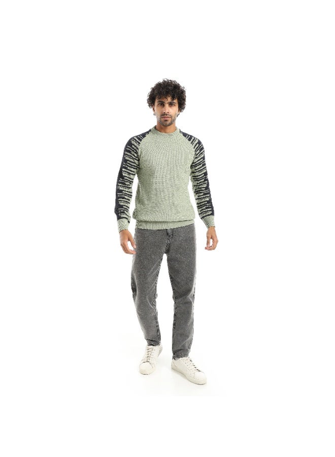 سيزار بلوفر  صوف رجالي بتصميم خطي علي الأكمام - Image 3