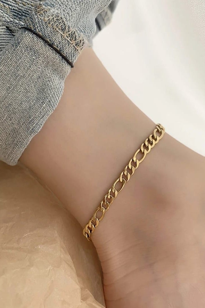 Luxuria Women's Gold Anklet 5mm Figaro Chain, Gold Plated Ankle Bracelet - Image 3