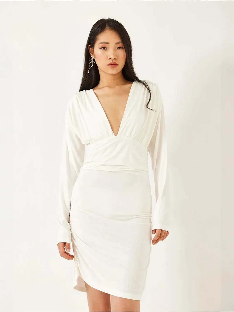 Bianco Lucci LUCCI Bodycon Mini Dress with Ruched Detail and V-Neck