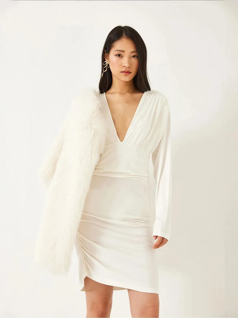 Bianco Lucci LUCCI Bodycon Mini Dress with Ruched Detail and V-Neck