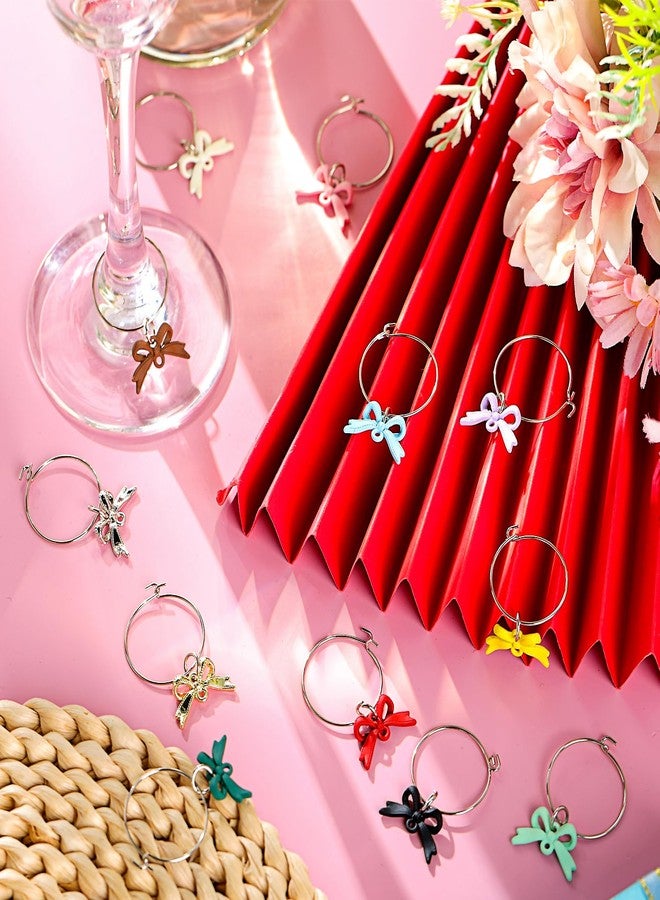 چوينت مجموعة من 12 قطعة من علامات أكواب النبيذ على شكل فيونكة عيد الميلاد، مع حلقات فضية، مثالية لحفلات الزفاف وحفلات توديع العزوبية، وهدايا الحفلات الأنيقة (فيونكة صغيرة). - Image 3