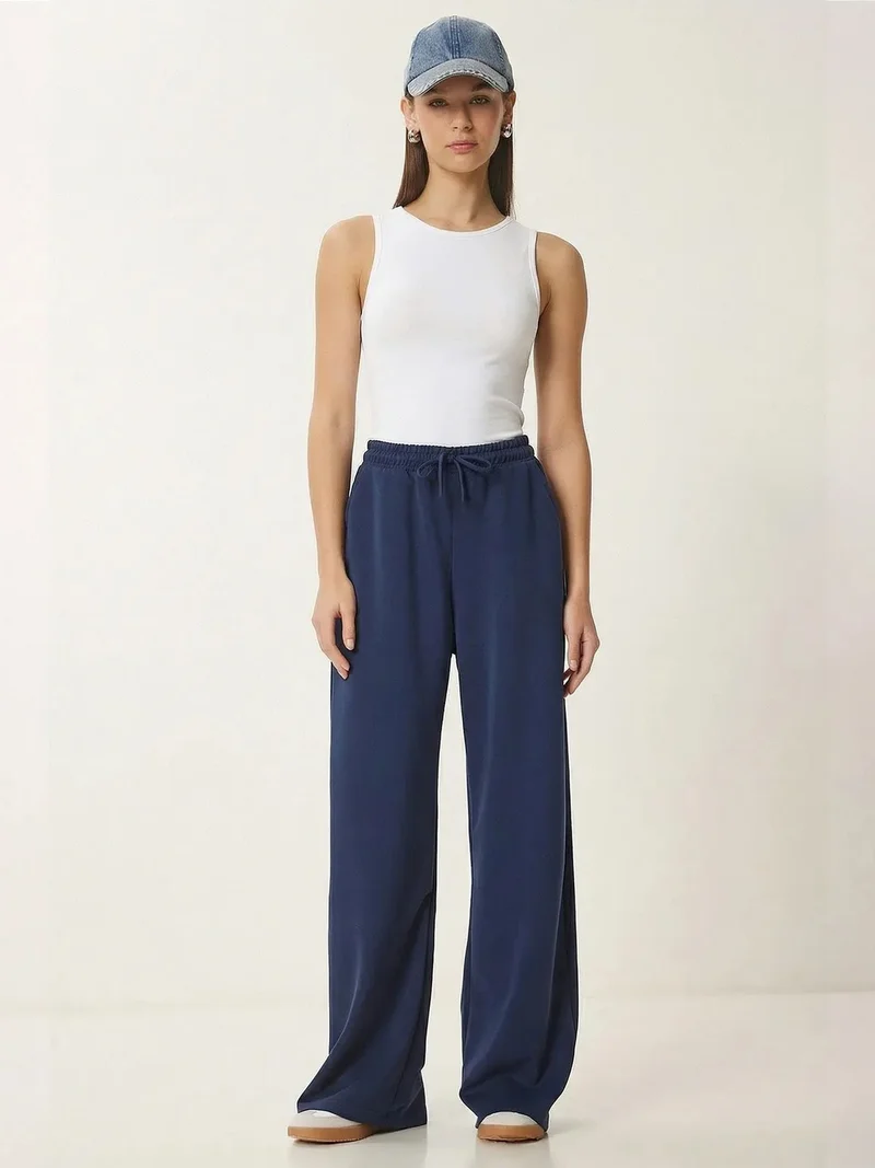 السعادة في إسطنبول ISTANBUL Wide Leg Drawstring Waist Sweatpants