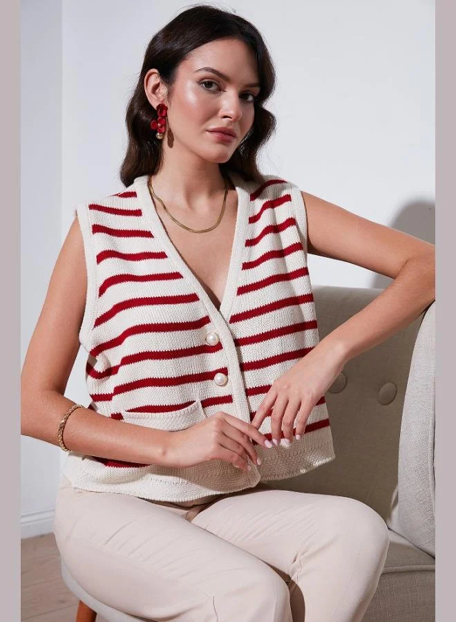 ليلا ليلى فيست نسائي مقاس كبير بياقة على شكل حرف  وأزرار مخططة