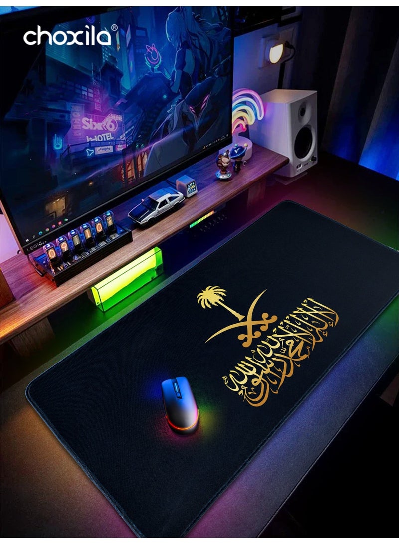 تشوكسيلا وسادة ماوس واحدة عليها علم المملكة العربية السعودية، وسادة ماوس بشعار المملكة العربية السعودية، وسادة ماوس للألعاب، قاعدة مطاطية مانعة للانزلاق، وسادة طاولة بحواف مخيطة، وسادة لوحة مفاتيح للاعبين، هدية مثالية للمكاتب والمنازل، هدية رائعة لليوم الوطني السعودي، 60×30×1 سم، أسود - Image 4