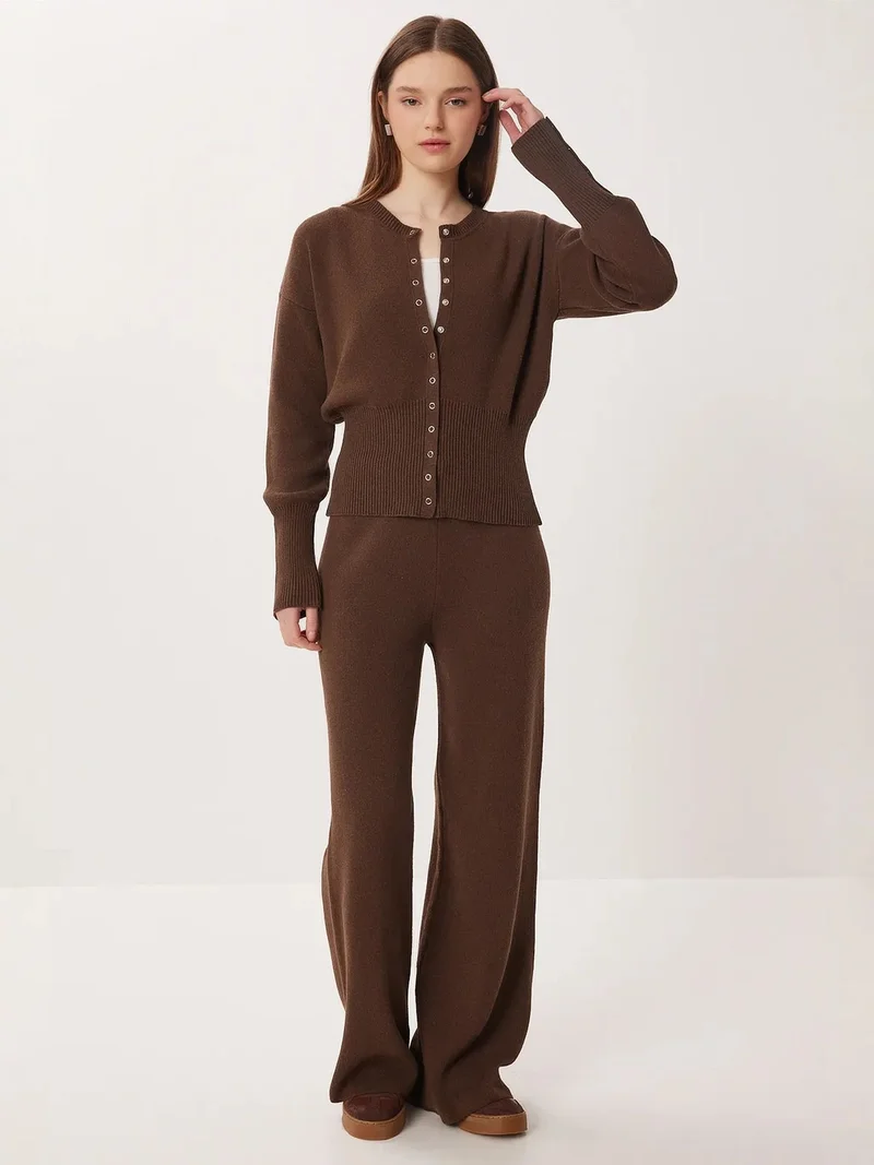 السعادة في إسطنبول ISTANBUL Ribbed Knit Co-Ord Set with Button Closure