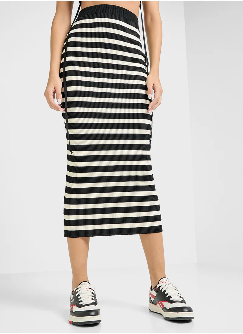 جينجر Stripe Knited Top & Midi Skirt Set