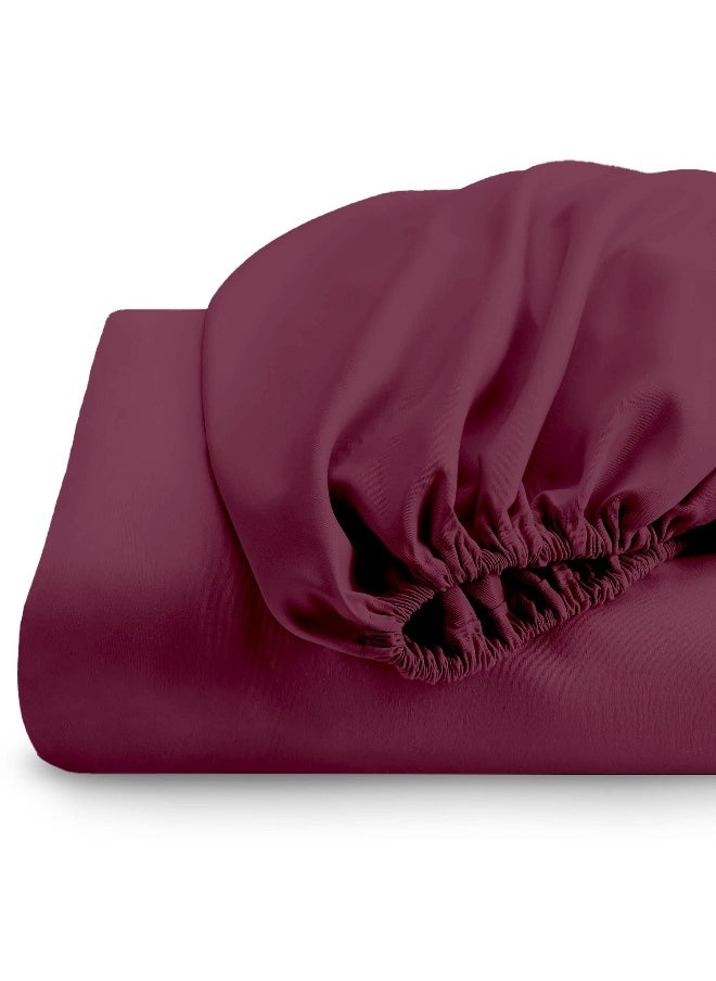Rest 3-Piece Burgundy Plush 160X200+30Cm Fitted Bedsheet Set Includes 1 Deep Pocket Fitted Bedsheet And 2 Pillow Covers, Breathable And Machine Washable  - Image 3