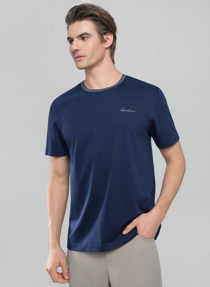 GIORDANO Men's Slim Fit Liquid Touch Cotton Tee - Image 1