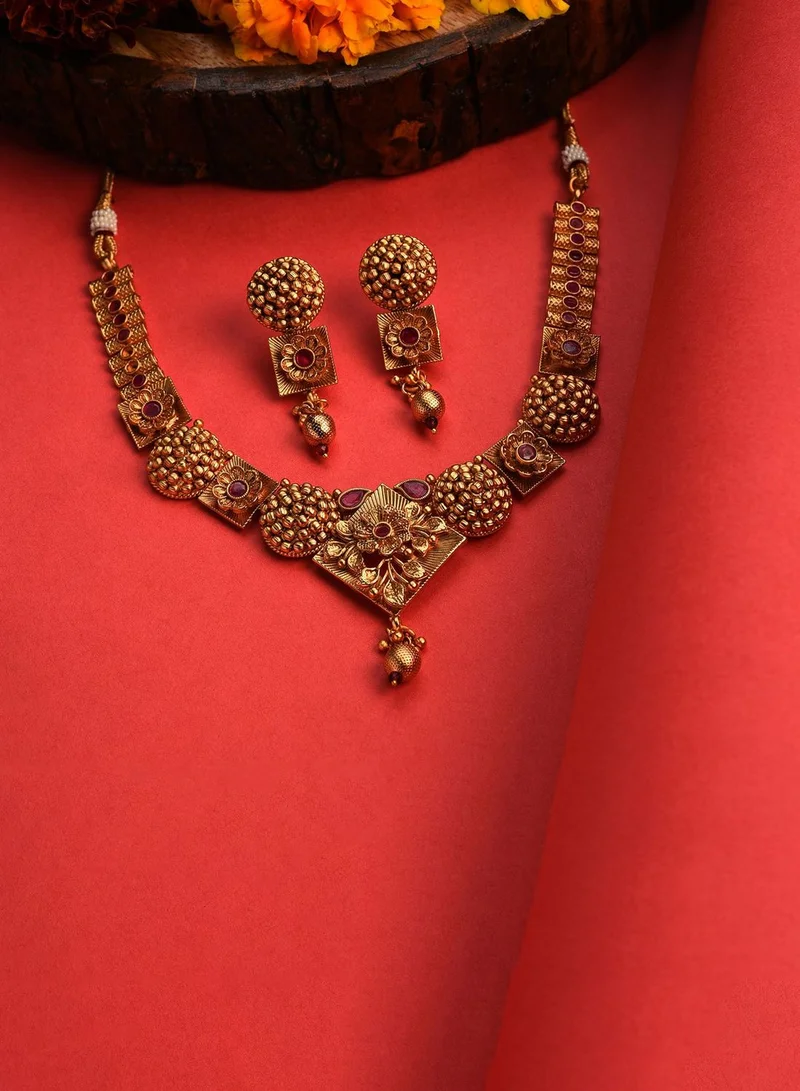 SOHI Gold Plated Designer Stone Necklace Set