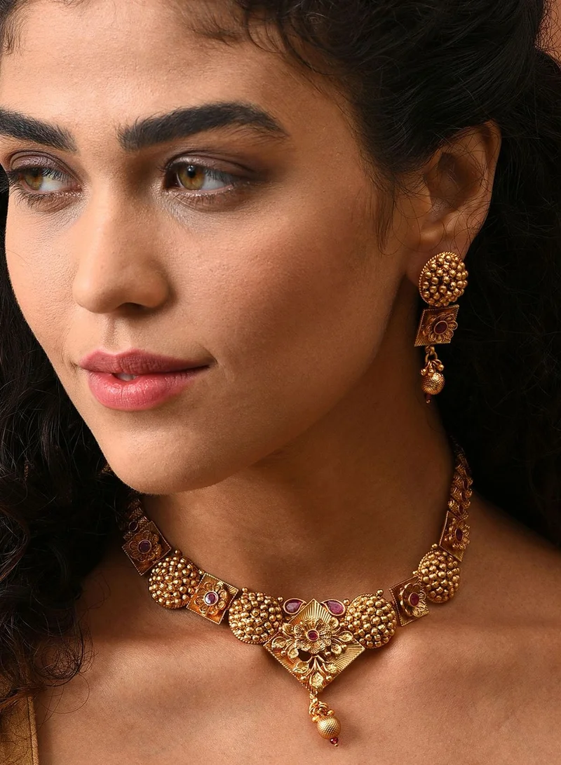 SOHI Gold Plated Designer Stone Necklace Set