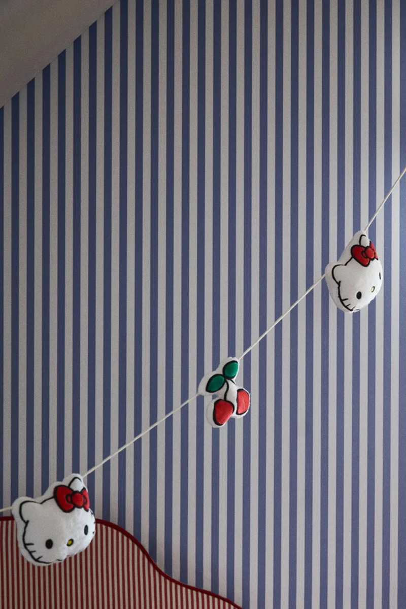 H&M Appliquéd garland