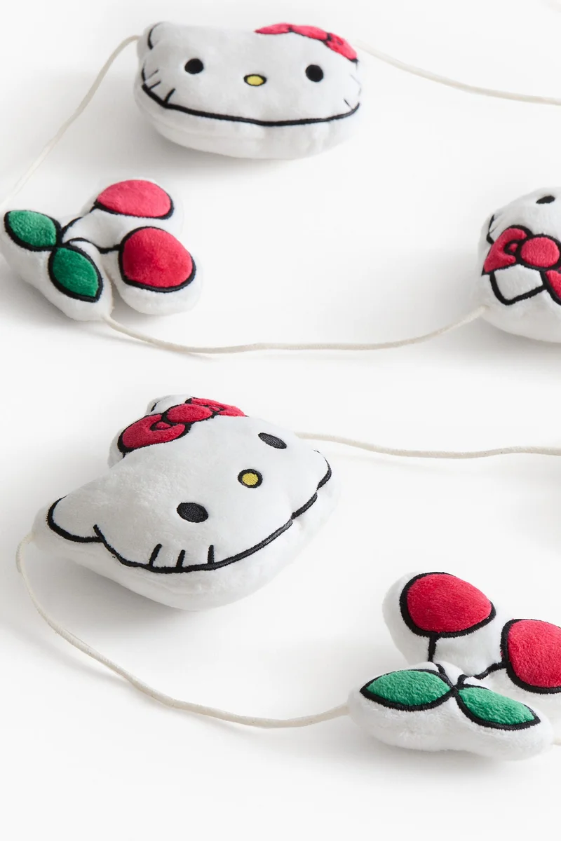 H&M Appliquéd garland