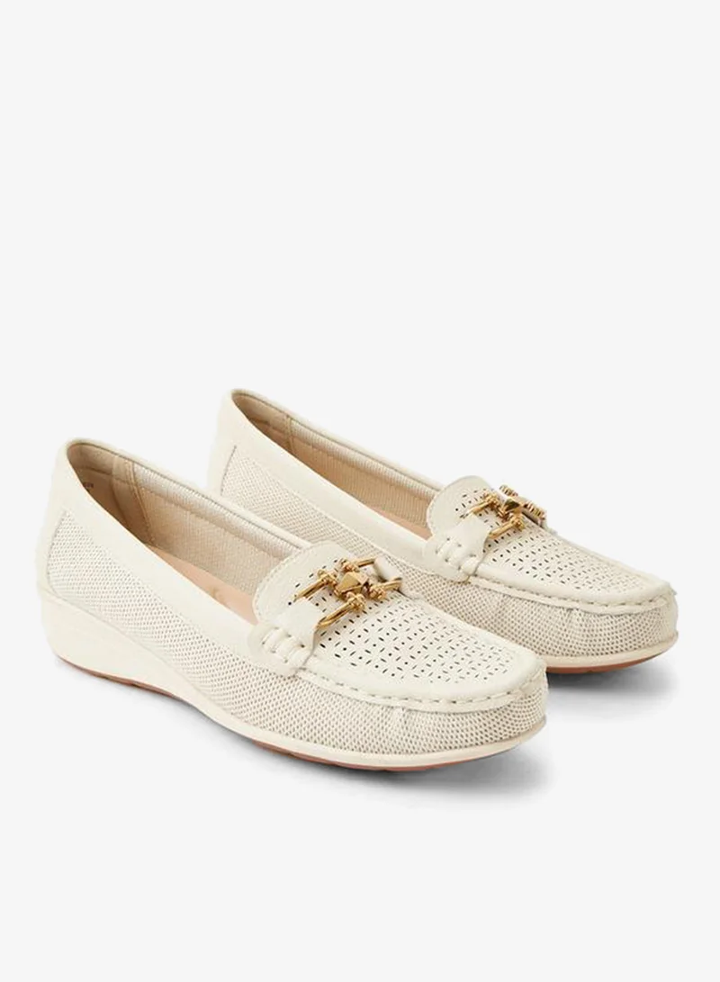 لو كونفورت Women Perforated Detail Loafers