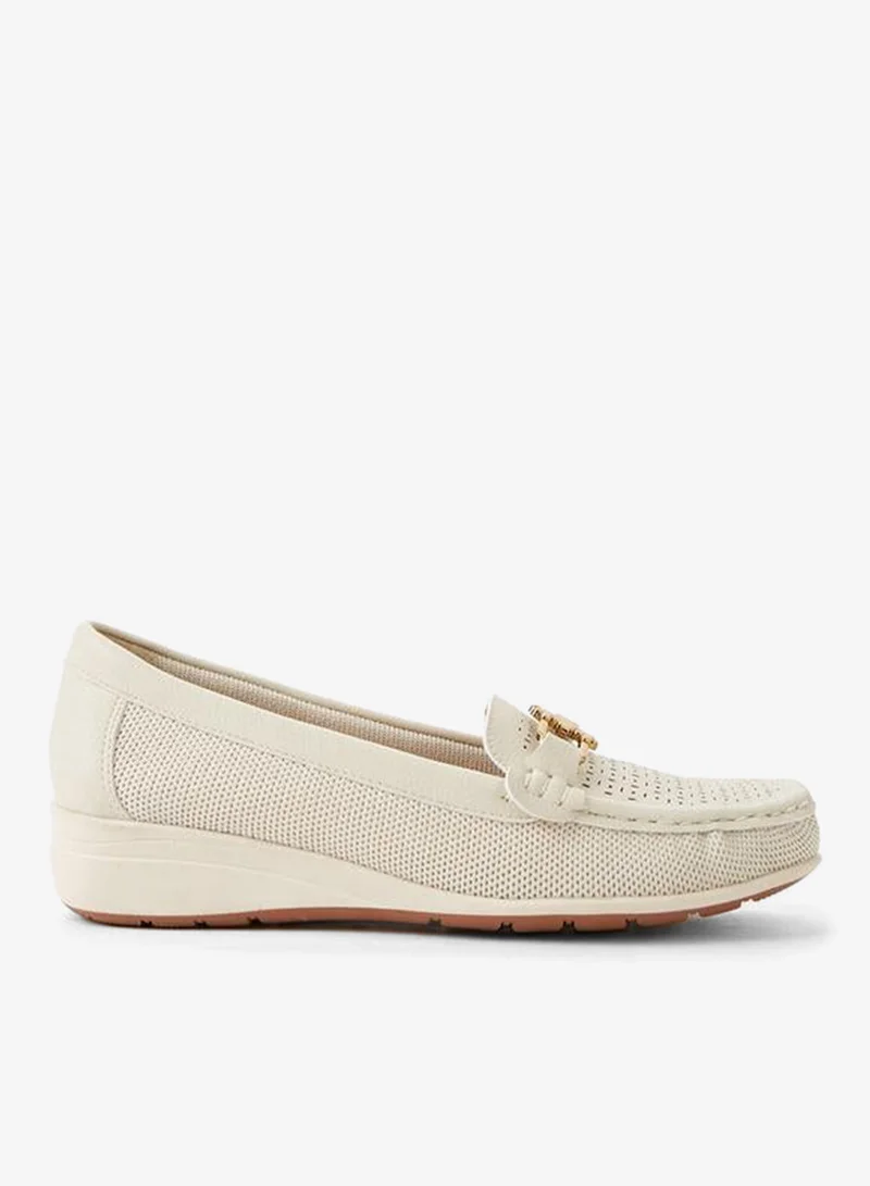 لو كونفورت Women Perforated Detail Loafers