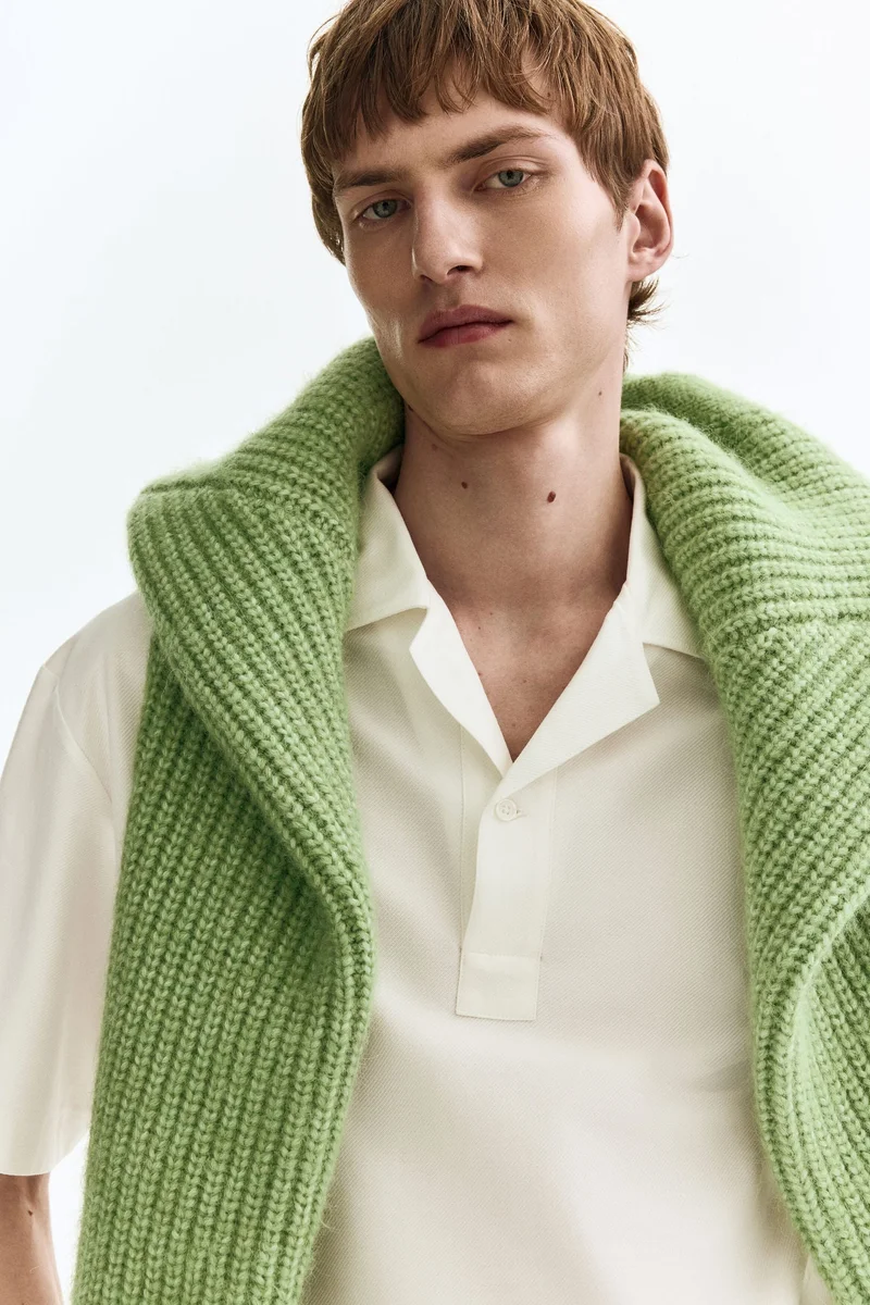 اتش اند ام تي-شيرت بولو بقصة واسعة