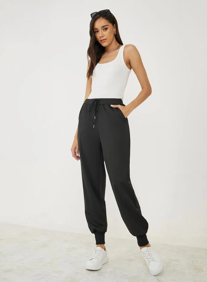 ستايلي Cuffed Tapered Ankle Length Joggers with Drawstring