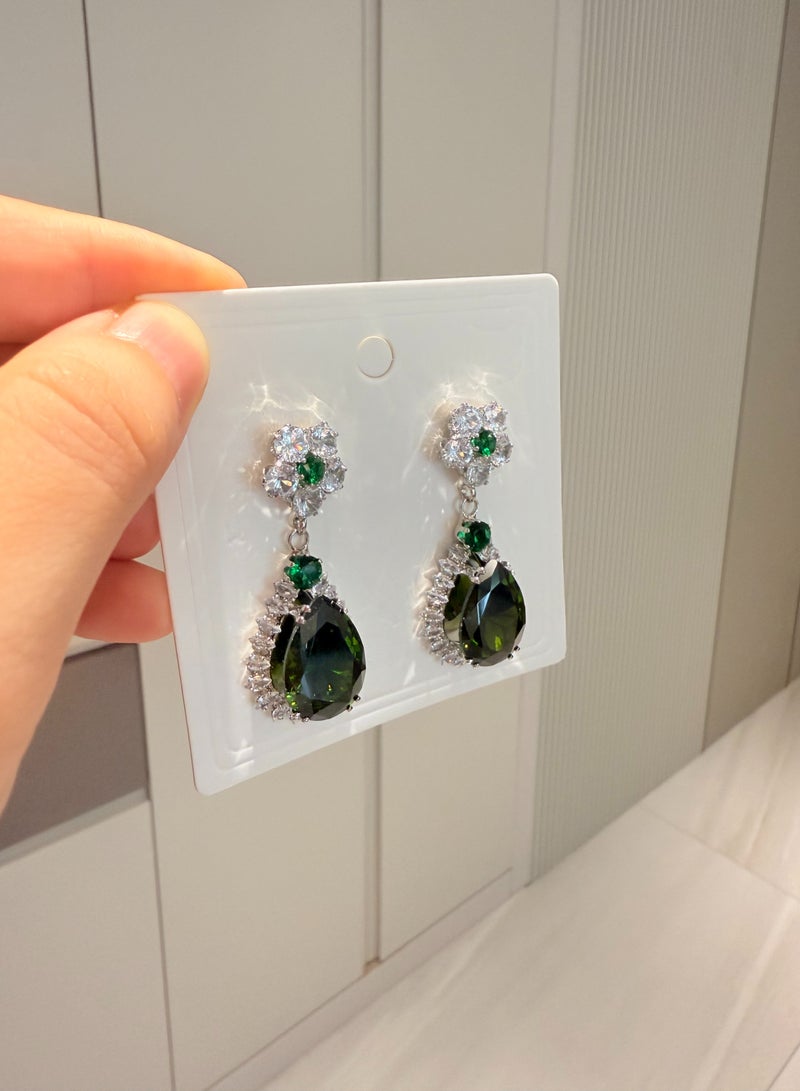 Flower - Topped Teardrop Emerald - Toned Sparkling Drop Earrings | Elegant Luxury Statement Jewelry - Image 3