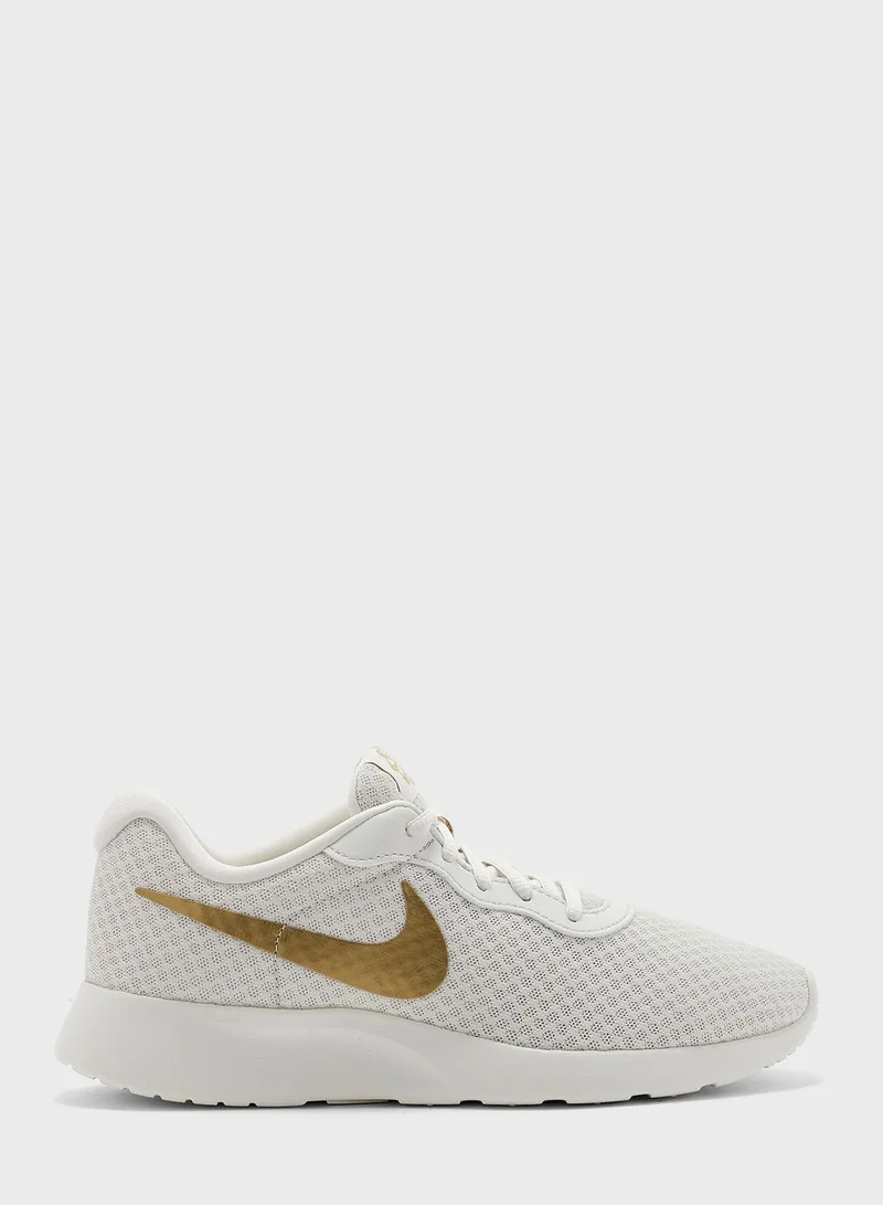 Nike Tanjun Flyease