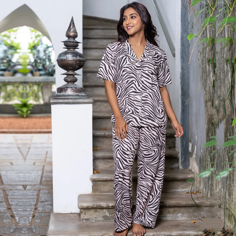 أدريا Aadaraya Pyjama Set Shirt and Trousers