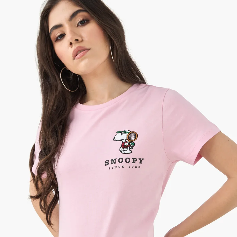 SP Characters Snoopy Dog Embroidered T-shirt