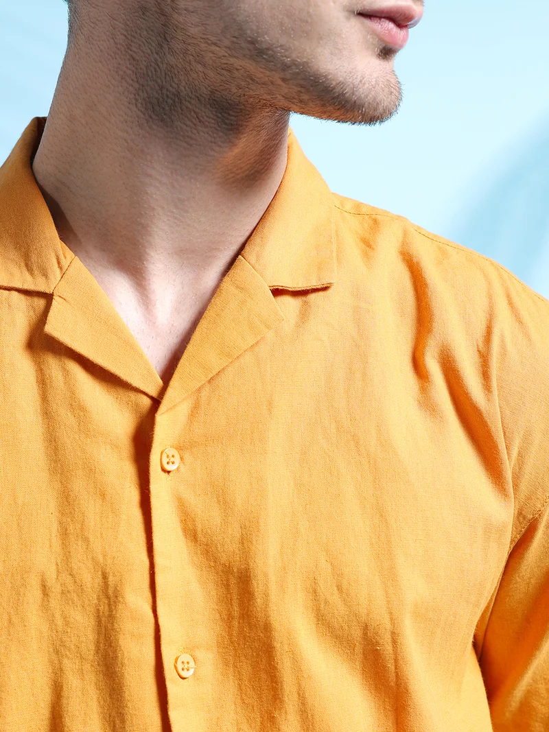 شركة المرآب الهندية Men Relaxed Fit Solid Half Sleeves Cuban Collar Resort Wear Shirt