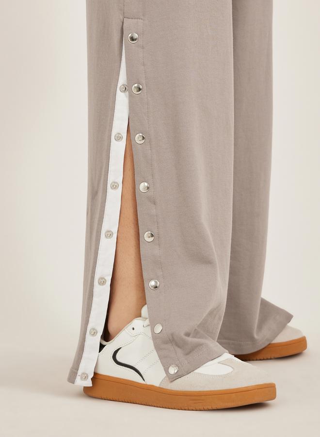 Styli Solid Side Snap Button Hem Joggers - Image 4