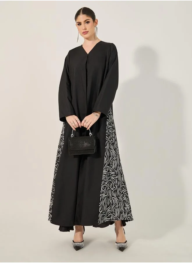 ستايلي Printed Side Panel V-Neck Abaya with Hijab