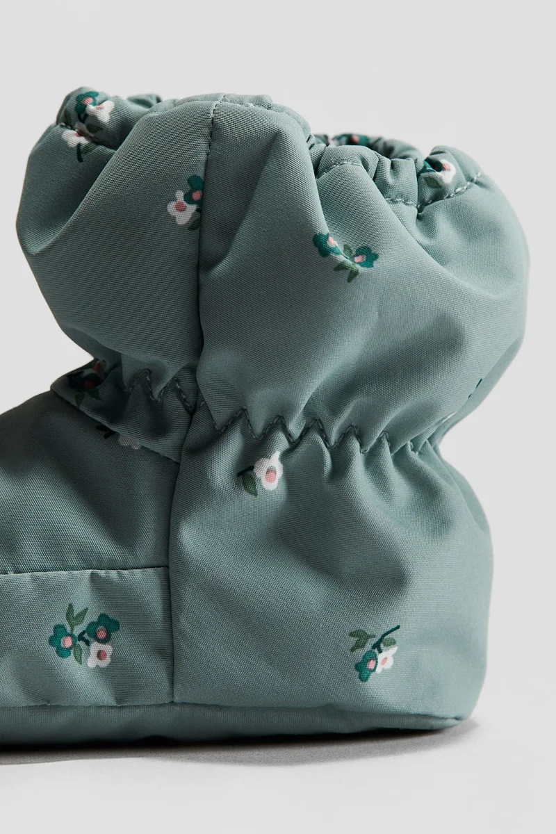 اتش اند ام حذاء ناعم للأطفال بتصميم مقاوم للماء