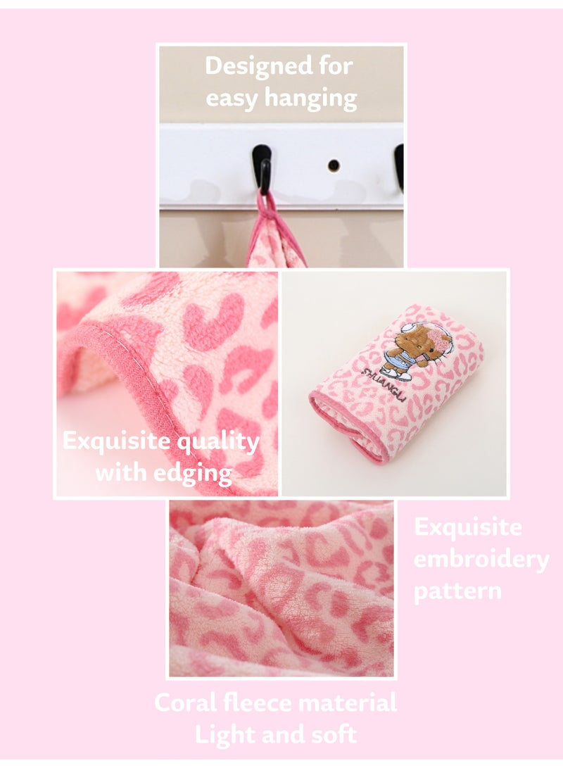 2-pack bath towels, measuring 55.12 inches in length and 27.56 inches in width, feature a cute Kitty leopard print design, are made of thick coral velvet, are quick-drying and absorbent, and are perfect for couples' household use - Image 2