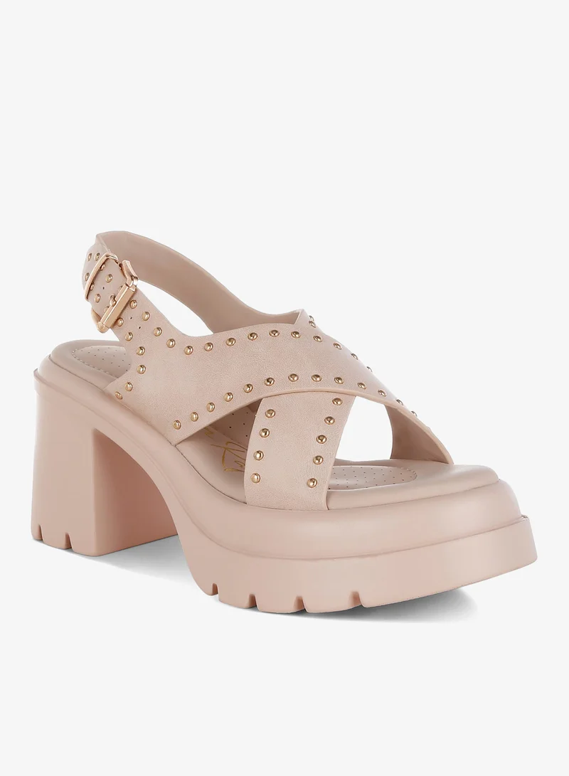 لندن راج صندل بكعب سميك مزين بالمسامير باللون البيج