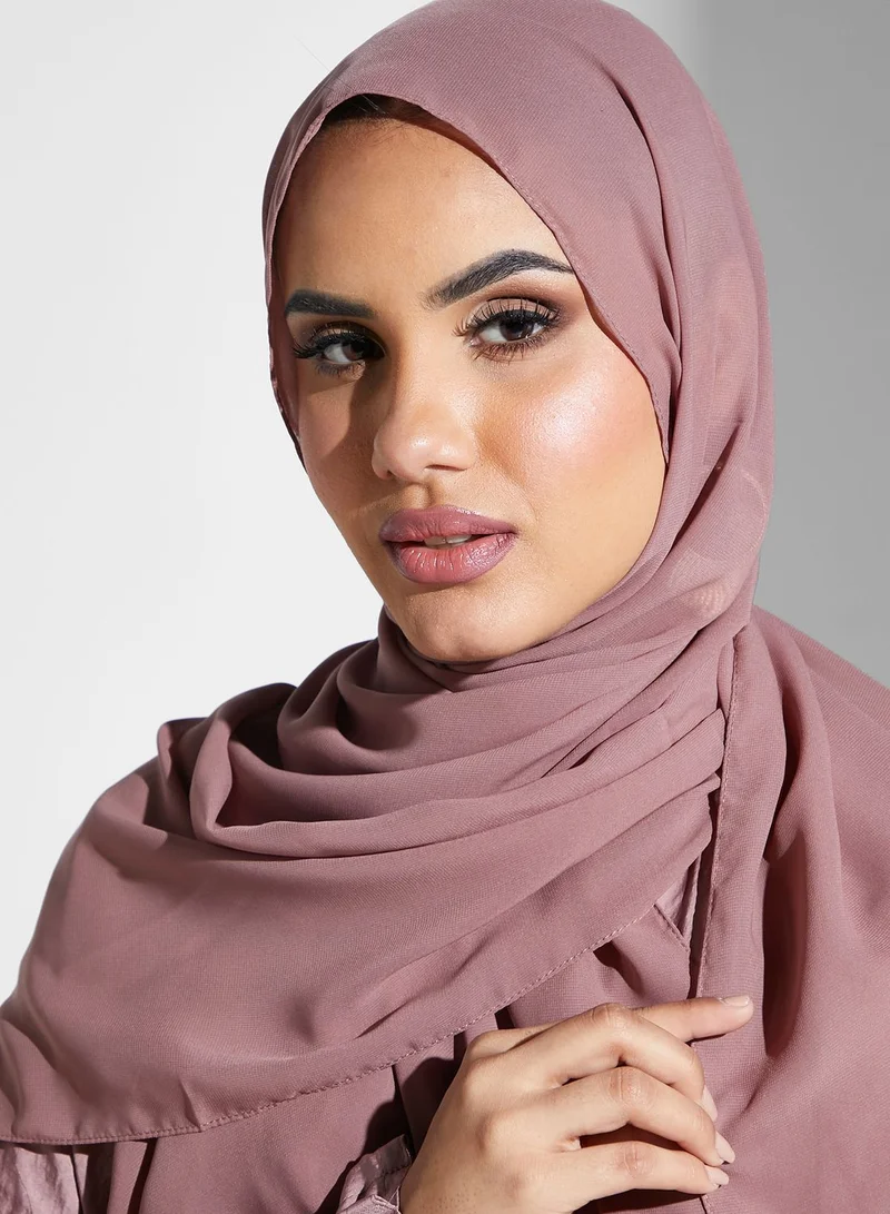ثريدز باي اجوني عباية مزينة بنمط مميز
