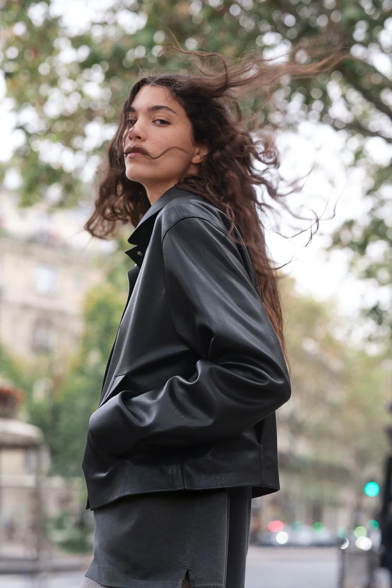 اتش اند ام جاكيت مبطن بحواف منسولة