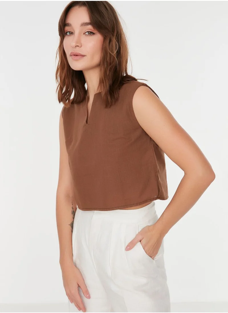 trendyol Notch Neck Crop Top