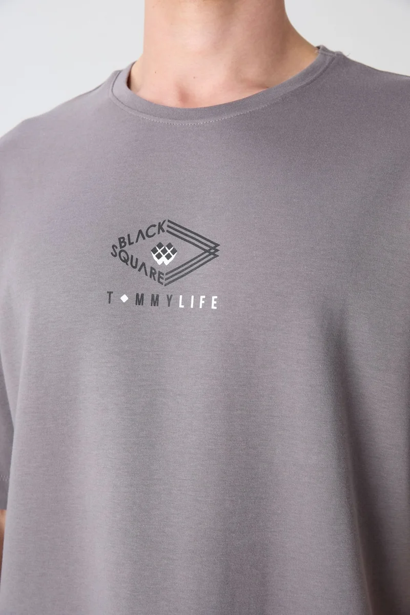 تومي لايف Dark Grey Cotton Thick Soft Texture Oversize Fit Printed Men's T-Shirt - 88325
